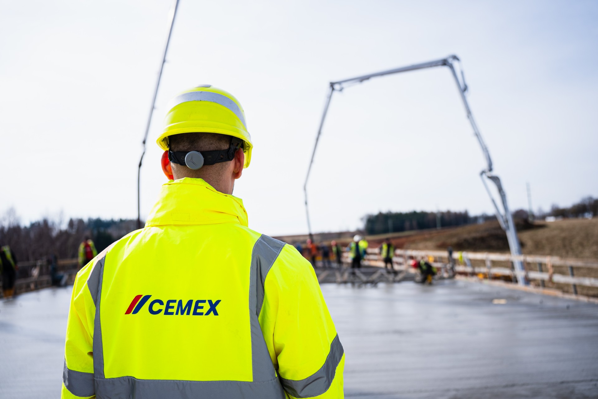 Cemex dodával beton na výstavbu dálnice D11 v úseku Trutnov.