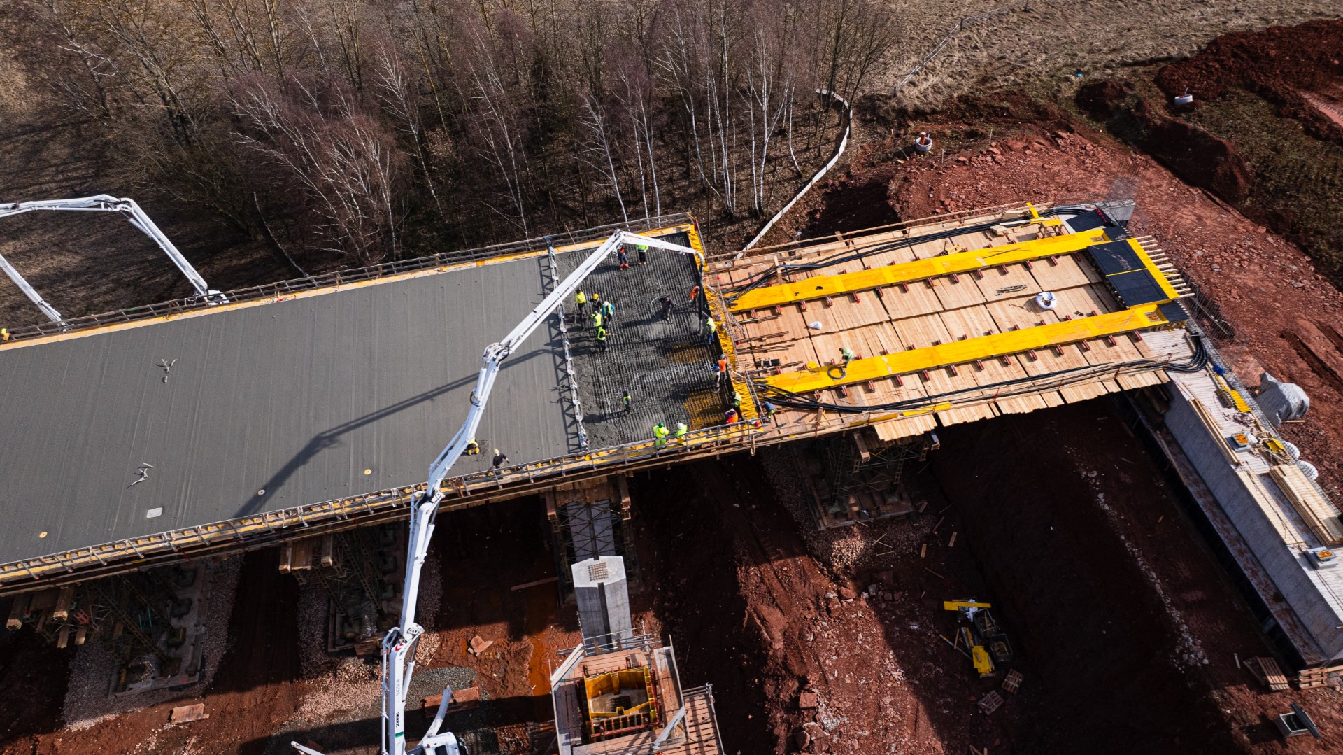Cemex dodával beton na výstavbu dálnice D11 v úseku Trutnov.
