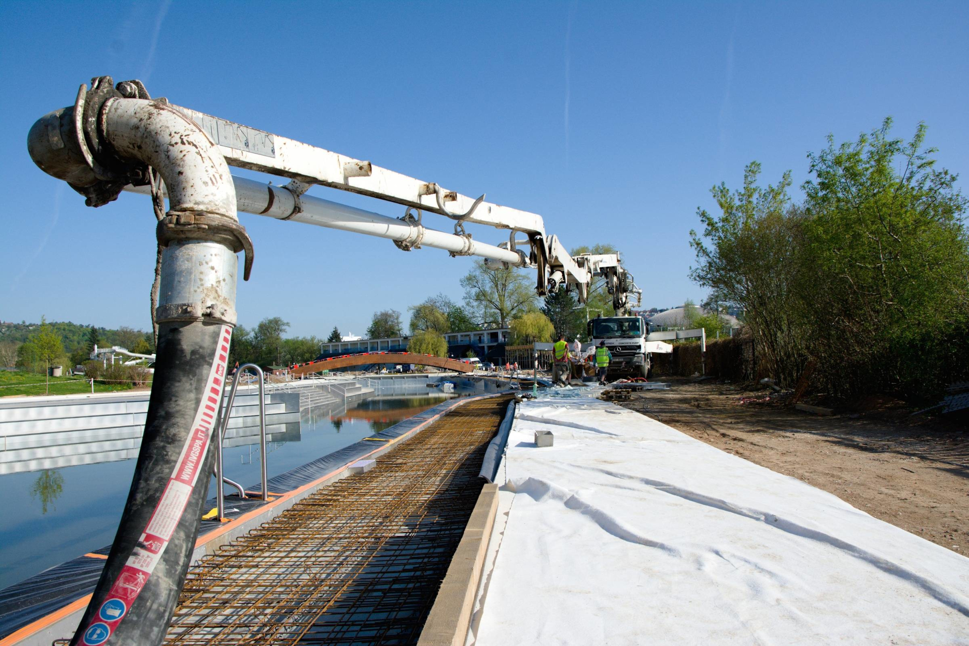 Cemex se podílel na rekonstrukci bazénů Riviéra v Brně.