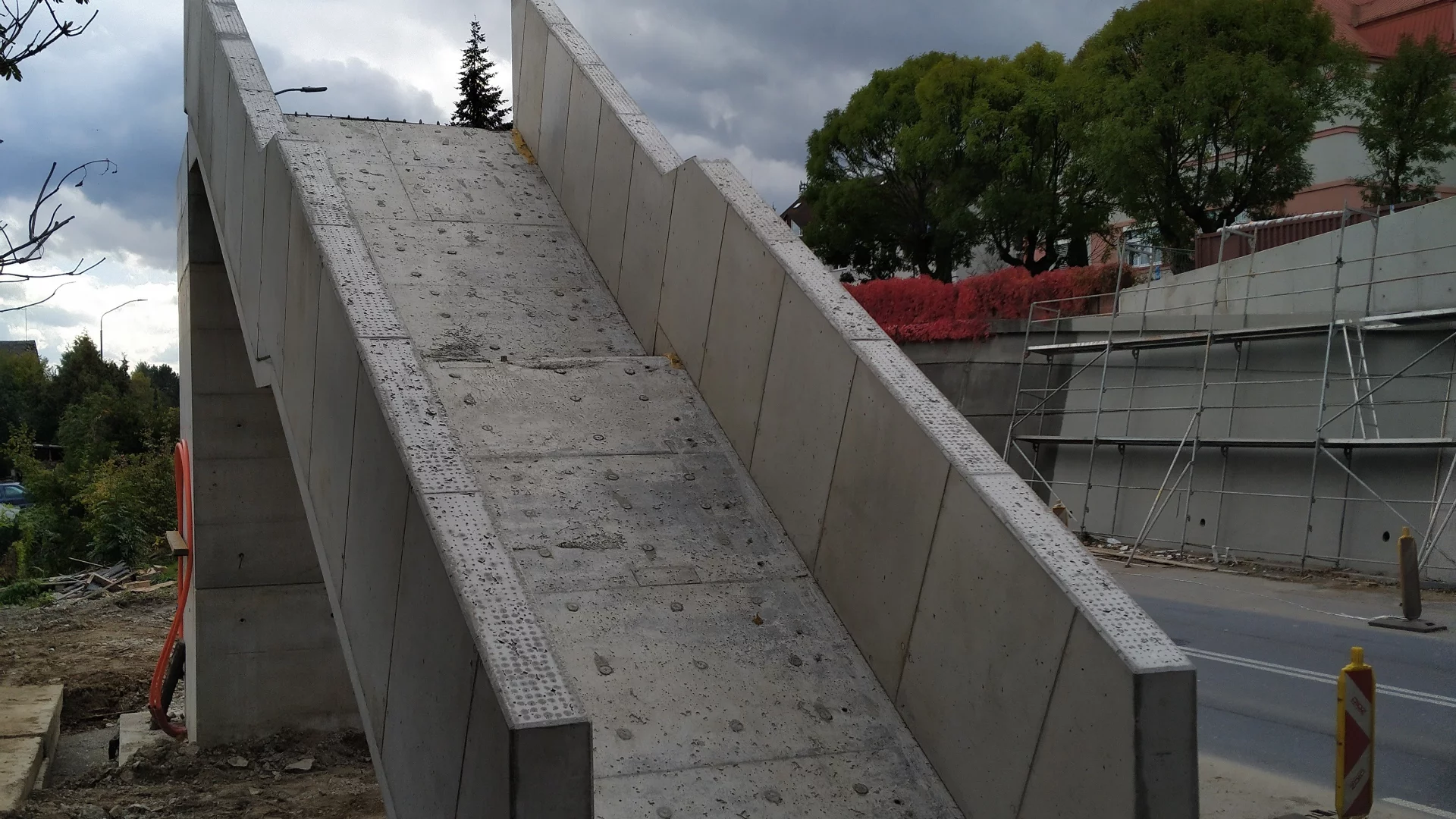 Budování schodiště lávka Litomyšl